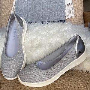 karen scott grey athletic flats